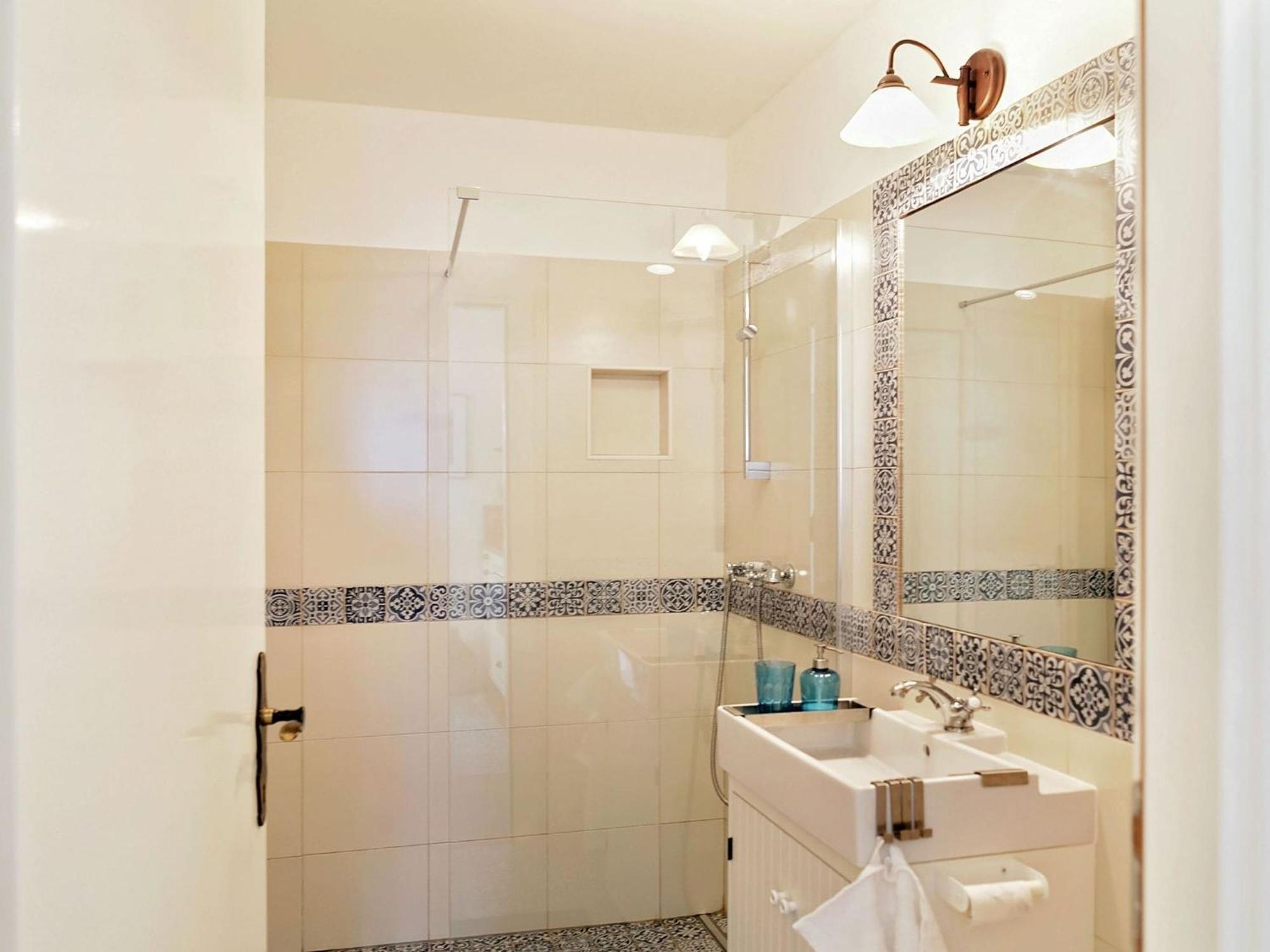 Cozy Apartment With A Balcony And A Sea View 브렐라 외부 사진