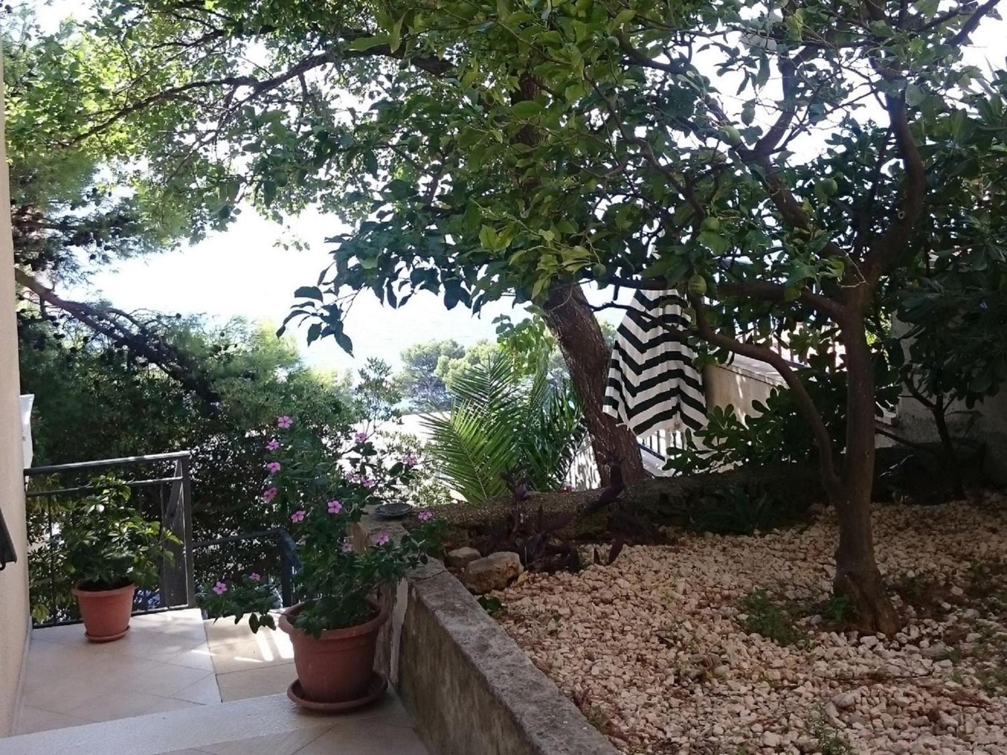 Cozy Apartment With A Balcony And A Sea View 브렐라 외부 사진