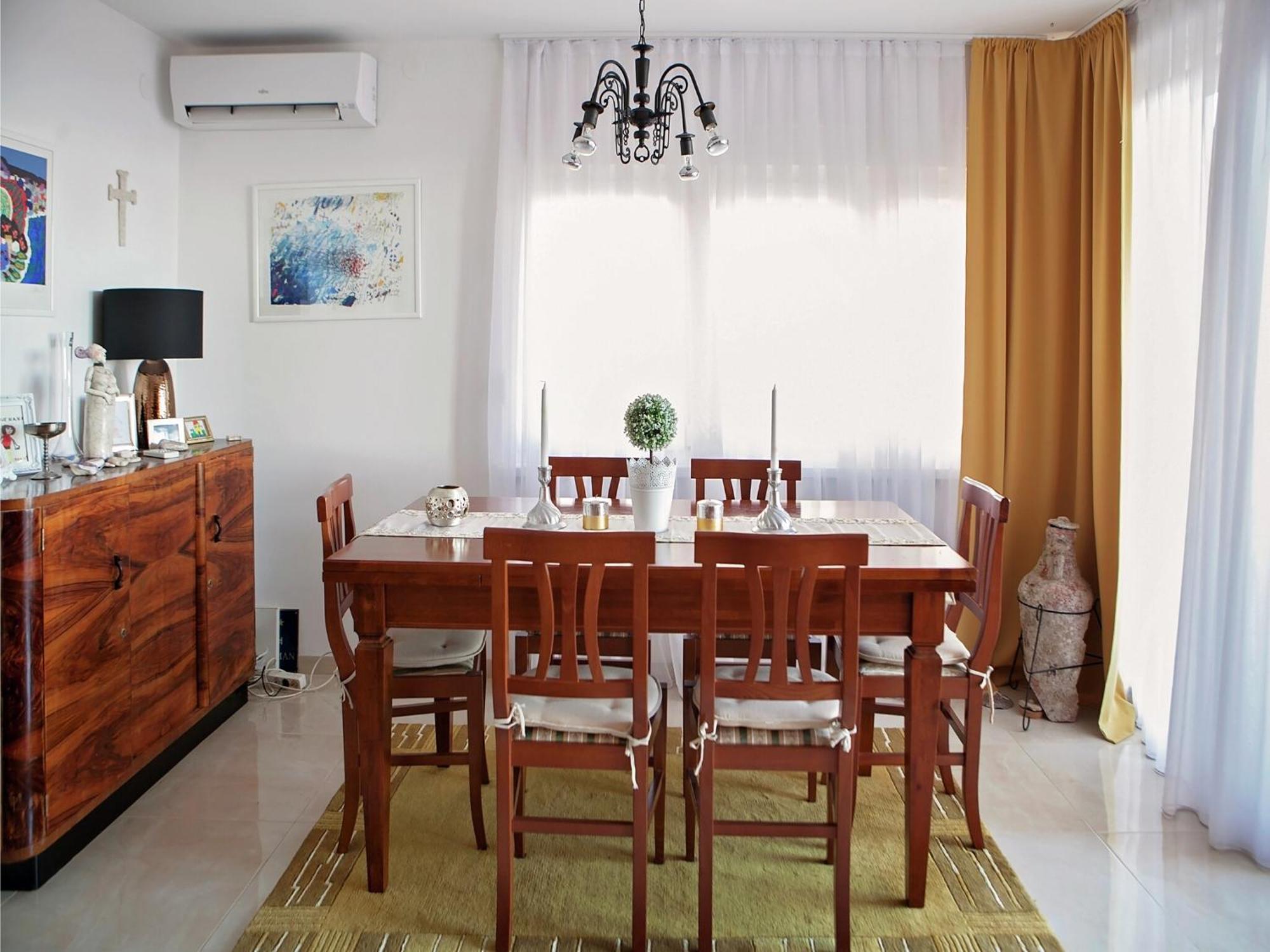 Cozy Apartment With A Balcony And A Sea View 브렐라 외부 사진